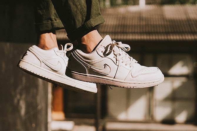 西服穿搭球鞋-1：白色球鞋