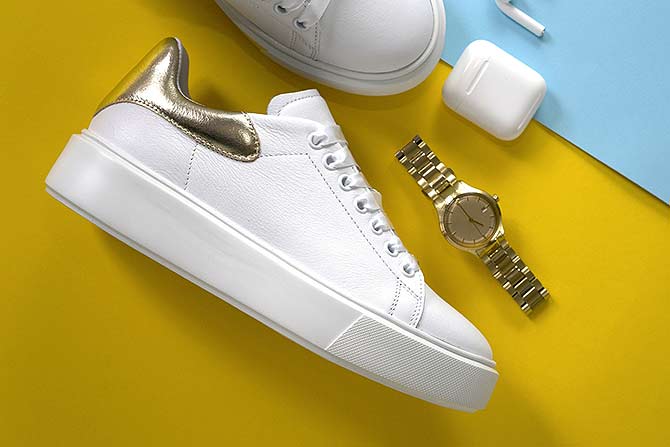 西服穿搭球鞋-5：同色系球鞋