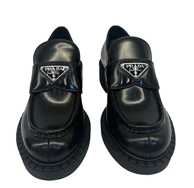 西服穿搭樂福鞋收藏 1 PRADA 三角標經典樂福鞋